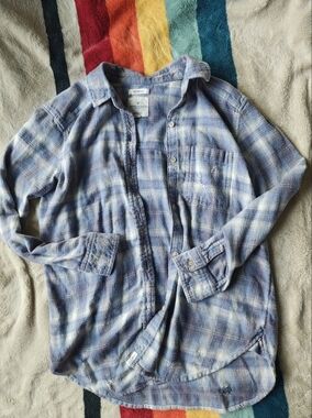 American Eagle Outfitters Blue Plaid Flannel Shirt